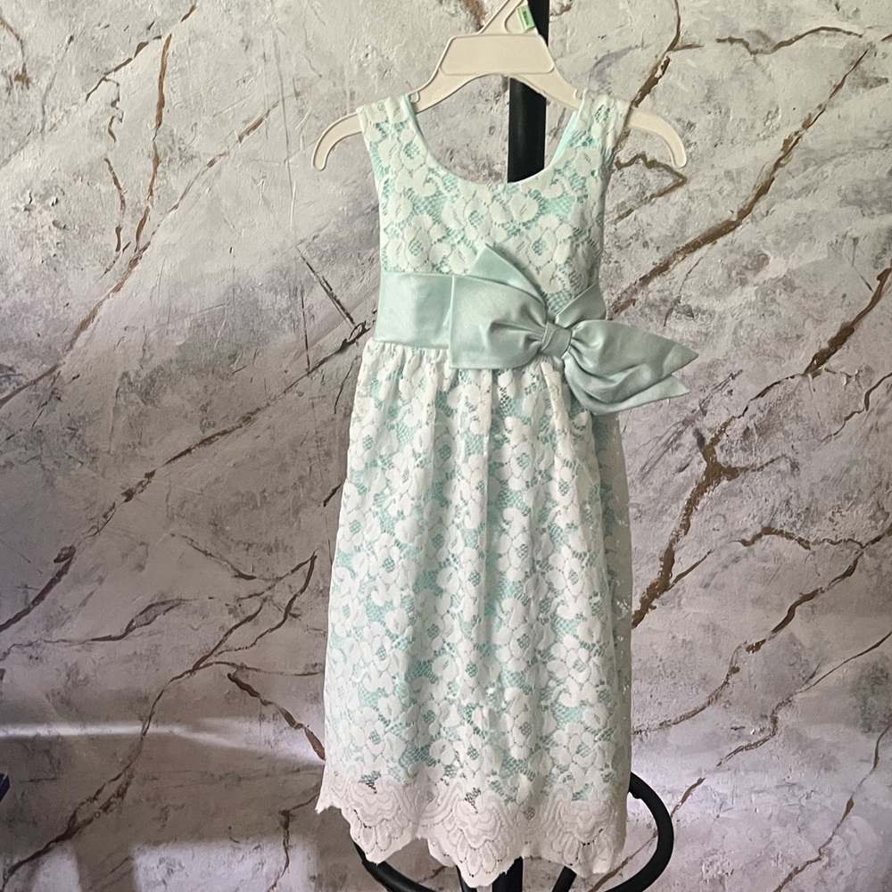 Girls dress.